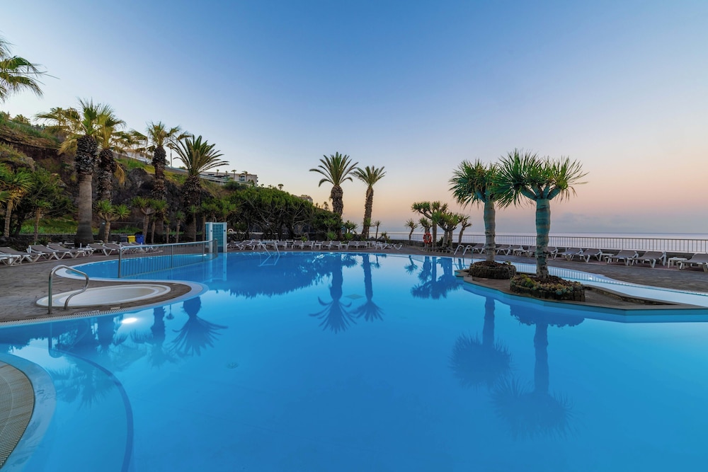 Pestana Ocean Bay Resort — Swimming pool in Funchal, Madeira