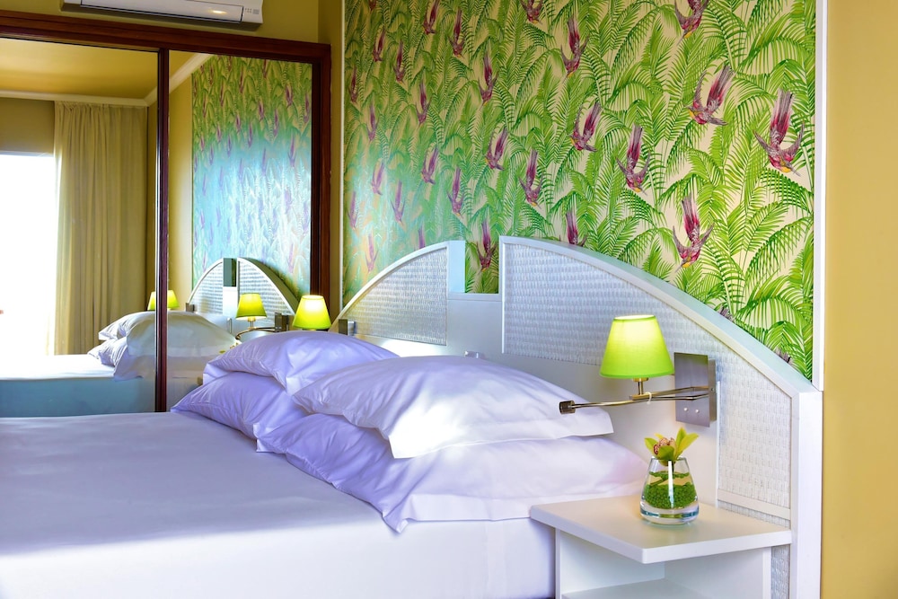 Pestana Ocean Bay Resort — Hotel rooms in Funchal, Madeira