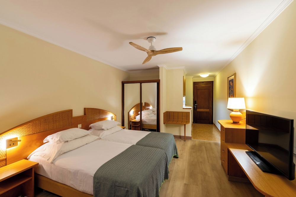 Pestana Ocean Bay Resort — Hotel rooms in Funchal, Madeira
