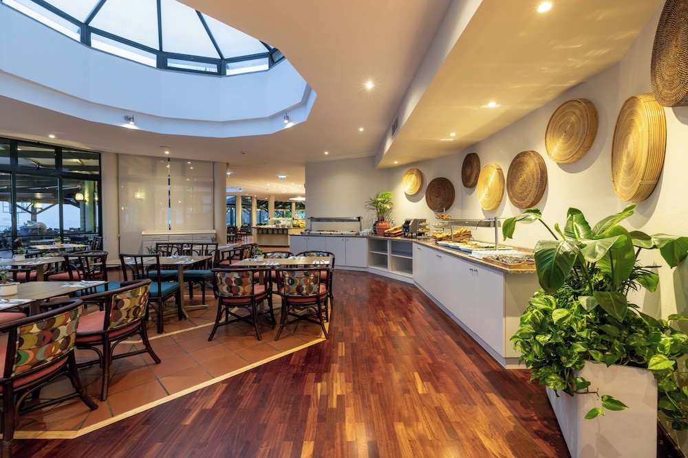 Pestana Ocean Bay Resort — Restaurant & bars in Funchal, Madeira