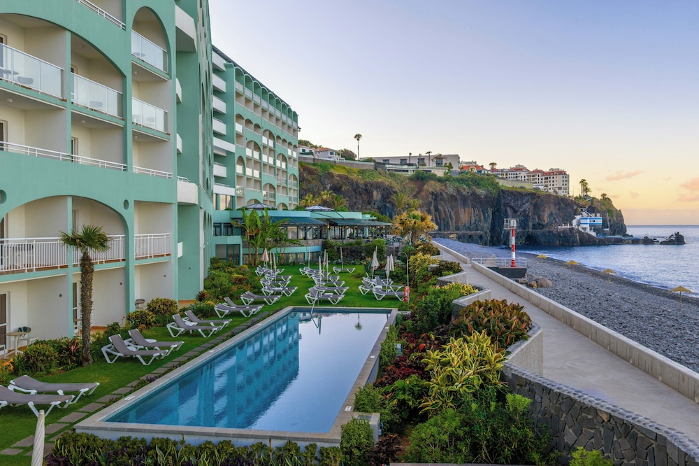 Pestana Ocean Bay Resort — Swimming pool in Funchal, Madeira