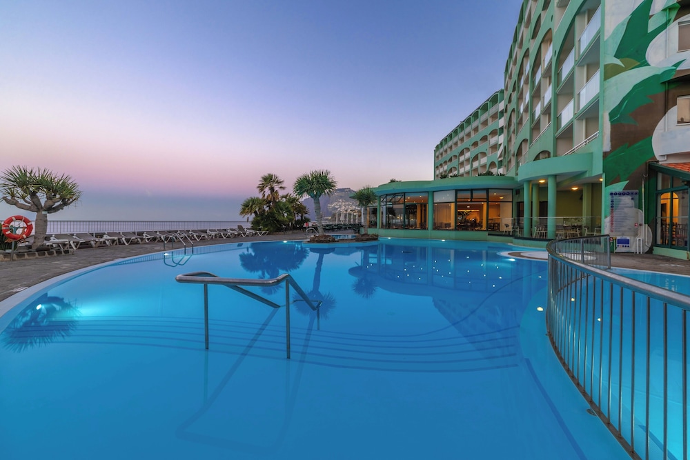 Pestana Ocean Bay Resort — Swimming pool in Funchal, Madeira