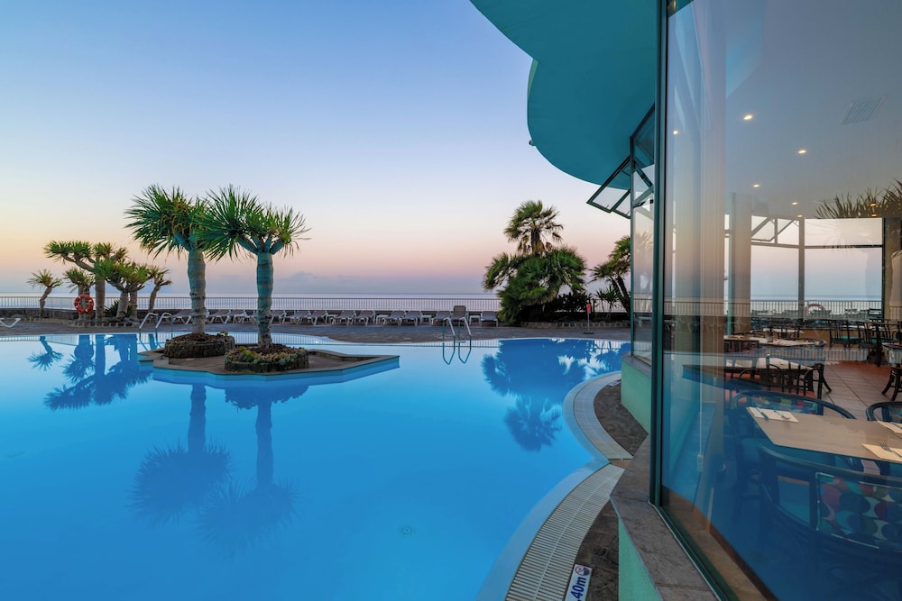 Pestana Ocean Bay Resort — Swimming pool in Funchal, Madeira