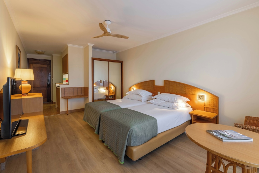 Pestana Ocean Bay Resort — Hotel rooms in Funchal, Madeira