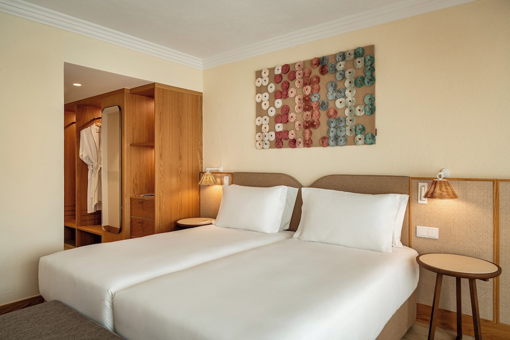 Hyatt Regency Vilamoura Algarve — Hotel rooms in Vilamoura, Faro