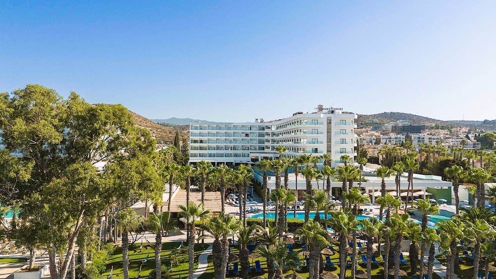 The GrandResort Leonardo Limited Edition — Hotel building in Limassol, Limassol Region
