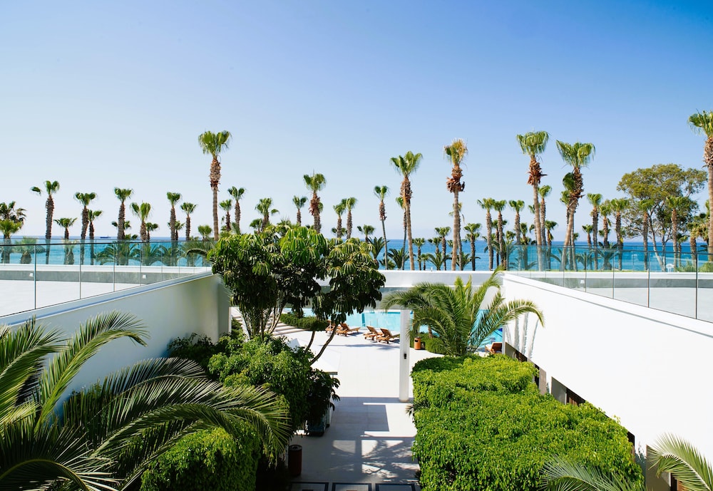 The GrandResort Leonardo Limited Edition — Swimming pool in Limassol, Limassol Region