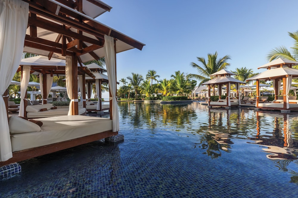 Dreams La Romana Resort & Spa - All Inclusive — Swimming pool in Bayahibe, La Altagracia