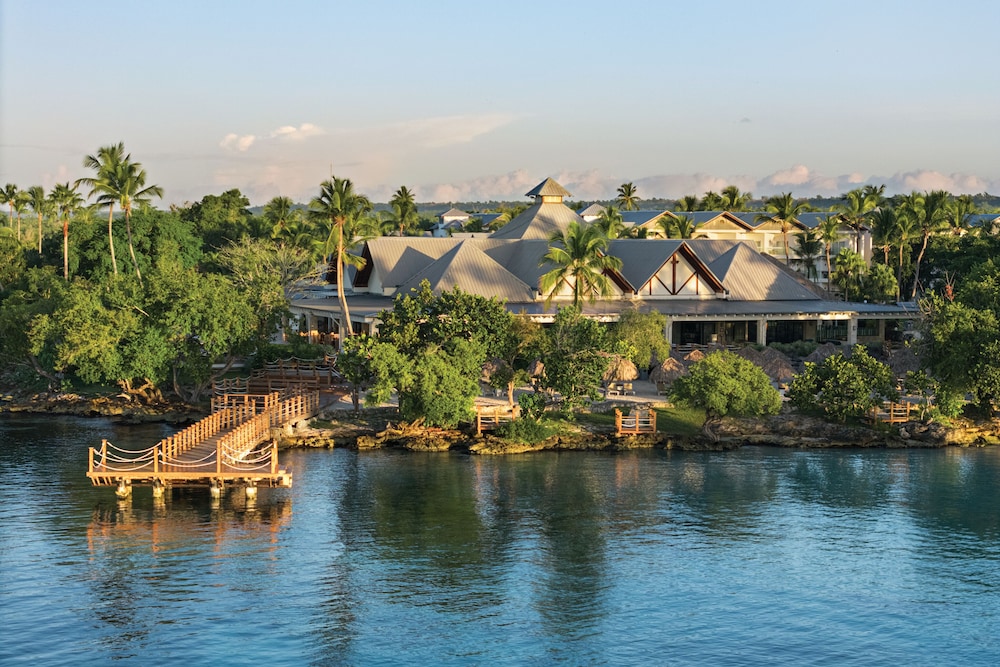 Dreams La Romana Resort & Spa - All Inclusive — Hotel building in Bayahibe, La Altagracia