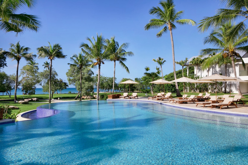 Dreams La Romana Resort & Spa - All Inclusive — Swimming pool in Bayahibe, La Altagracia