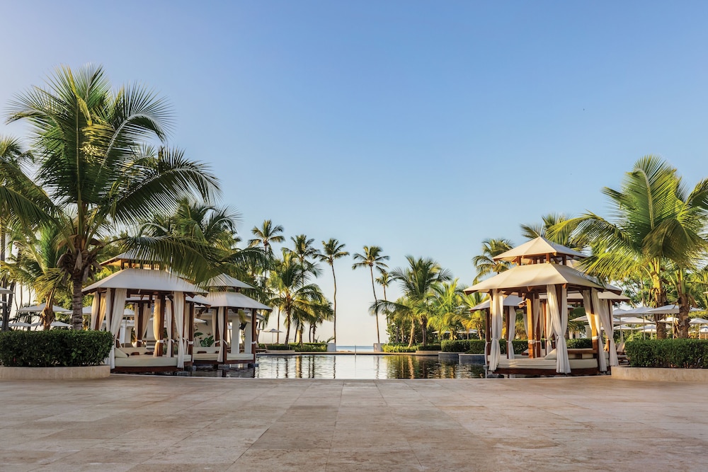 Dreams La Romana Resort & Spa - All Inclusive — Swimming pool in Bayahibe, La Altagracia