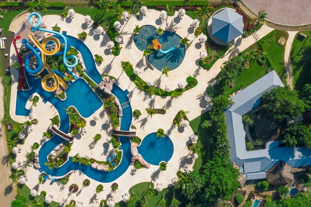 Dreams La Romana Resort & Spa - All Inclusive — Swimming pool in Bayahibe, La Altagracia