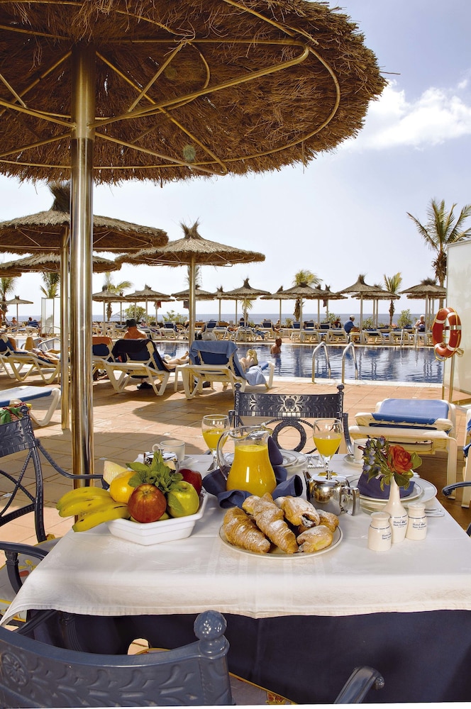 VIK Hotel San Antonio — Swimming pool in Puerto del Carmen, Canary Islands