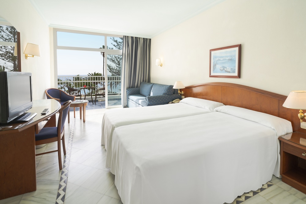 VIK Hotel San Antonio — Hotel rooms in Puerto del Carmen, Canary Islands
