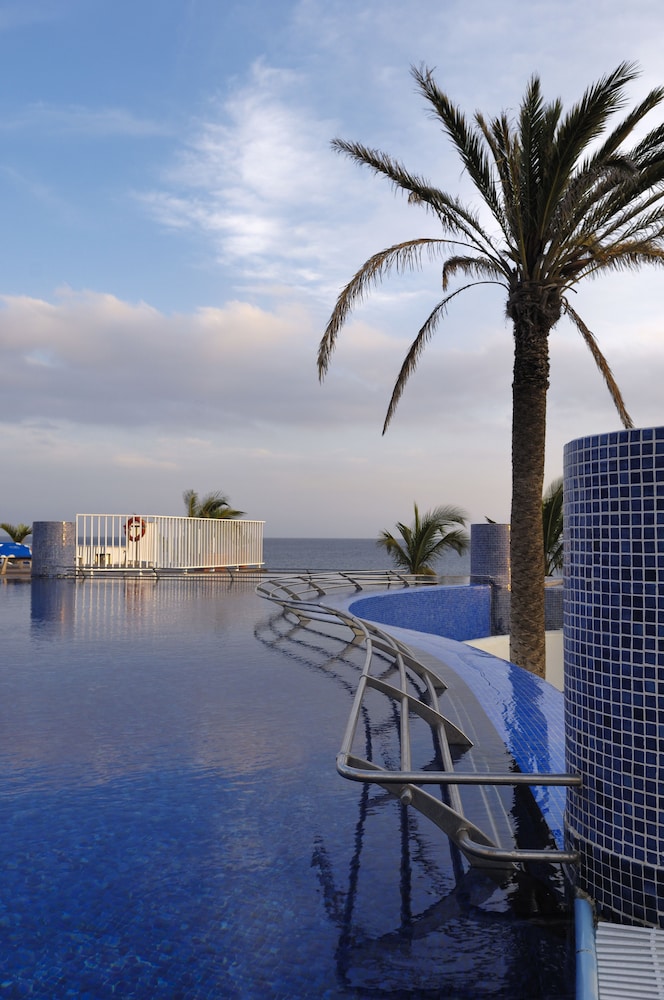 VIK Hotel San Antonio — Swimming pool in Puerto del Carmen, Canary Islands