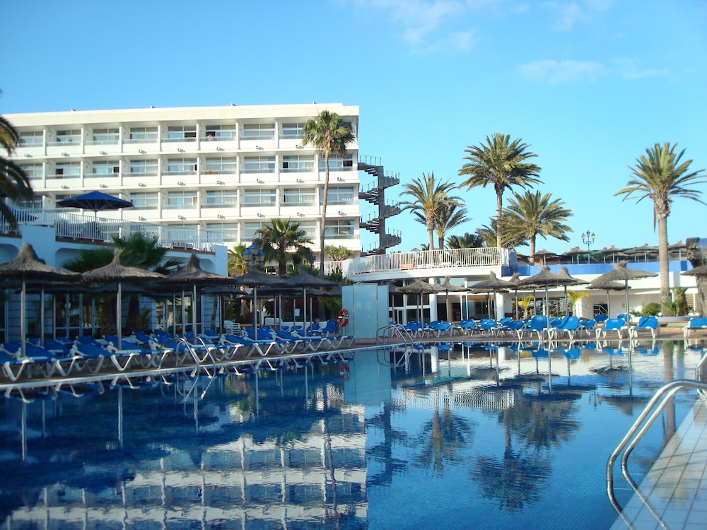 VIK Hotel San Antonio — Swimming pool in Puerto del Carmen, Canary Islands