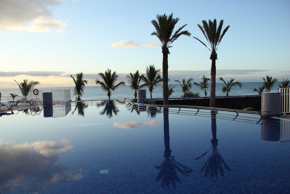 VIK Hotel San Antonio — Swimming pool in Puerto del Carmen, Canary Islands