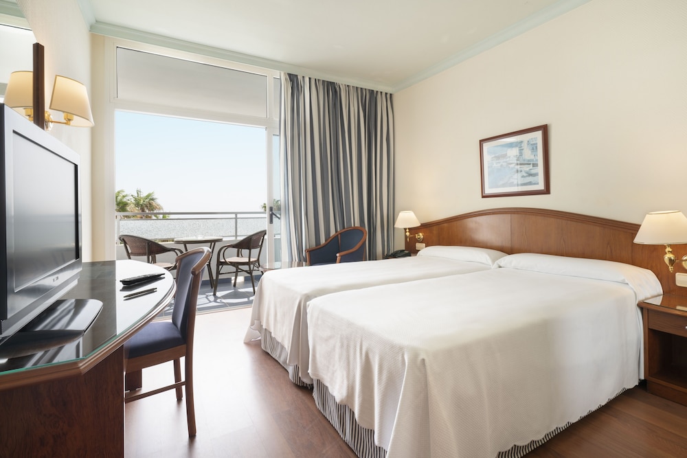 VIK Hotel San Antonio — Hotel rooms in Puerto del Carmen, Canary Islands