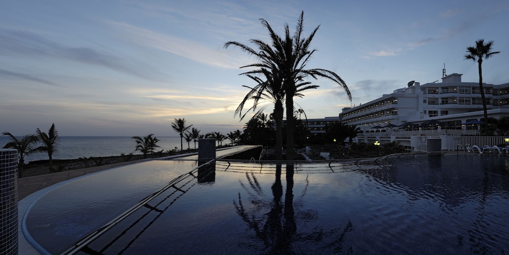 VIK Hotel San Antonio — Swimming pool in Puerto del Carmen, Canary Islands