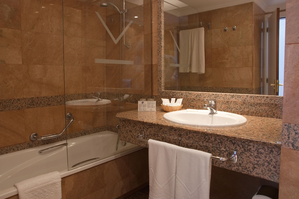 VIK Hotel San Antonio — Hotel rooms in Puerto del Carmen, Canary Islands