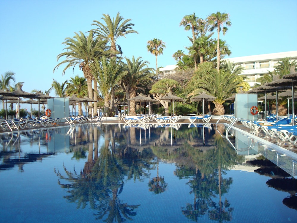 VIK Hotel San Antonio — Swimming pool in Puerto del Carmen, Canary Islands