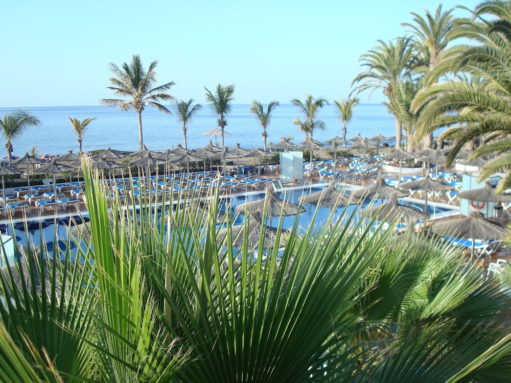 VIK Hotel San Antonio — Swimming pool in Puerto del Carmen, Canary Islands