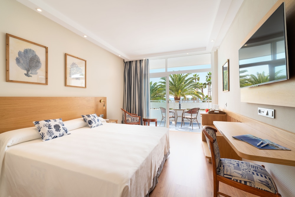 VIK Hotel San Antonio — Hotel rooms in Puerto del Carmen, Canary Islands