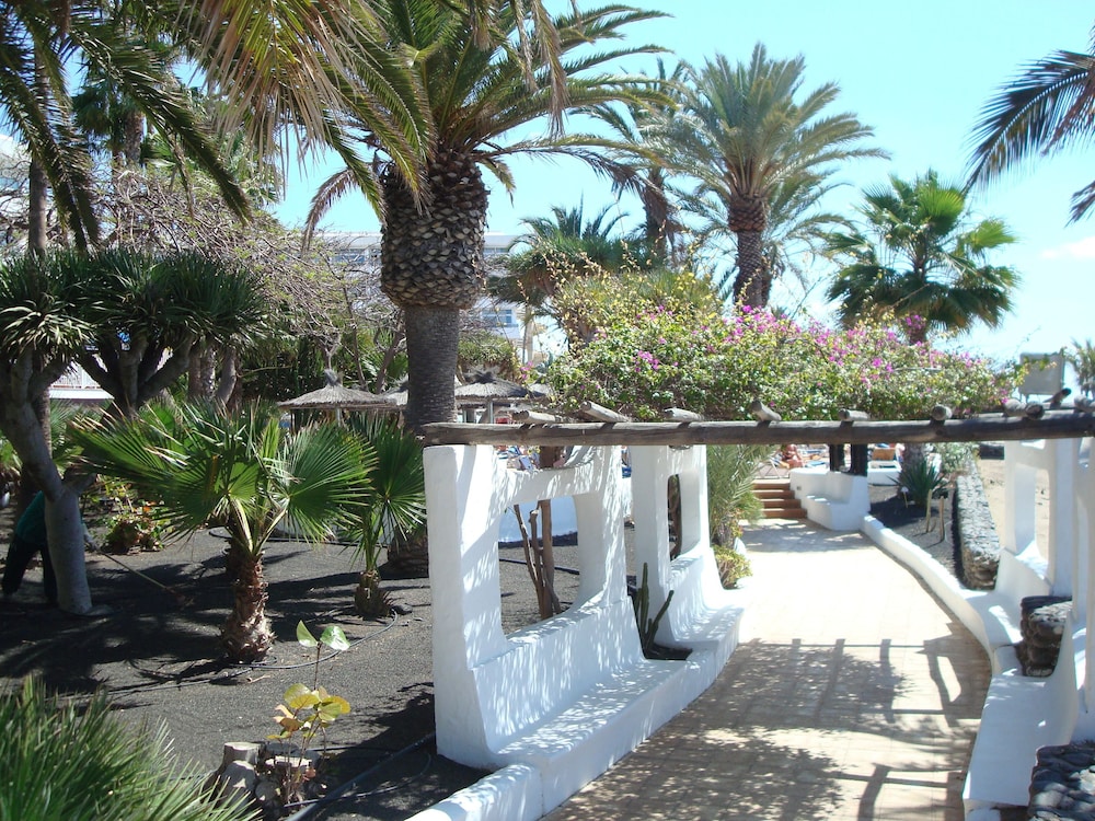 VIK Hotel San Antonio — Hotel building in Puerto del Carmen, Canary Islands