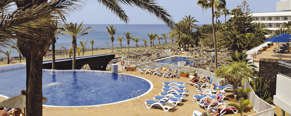 VIK Hotel San Antonio — Swimming pool in Puerto del Carmen, Canary Islands