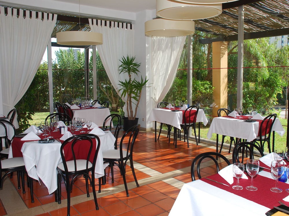 Portobelo Vilamoura Hotel — Restaurant & bars in Vilamoura, Faro