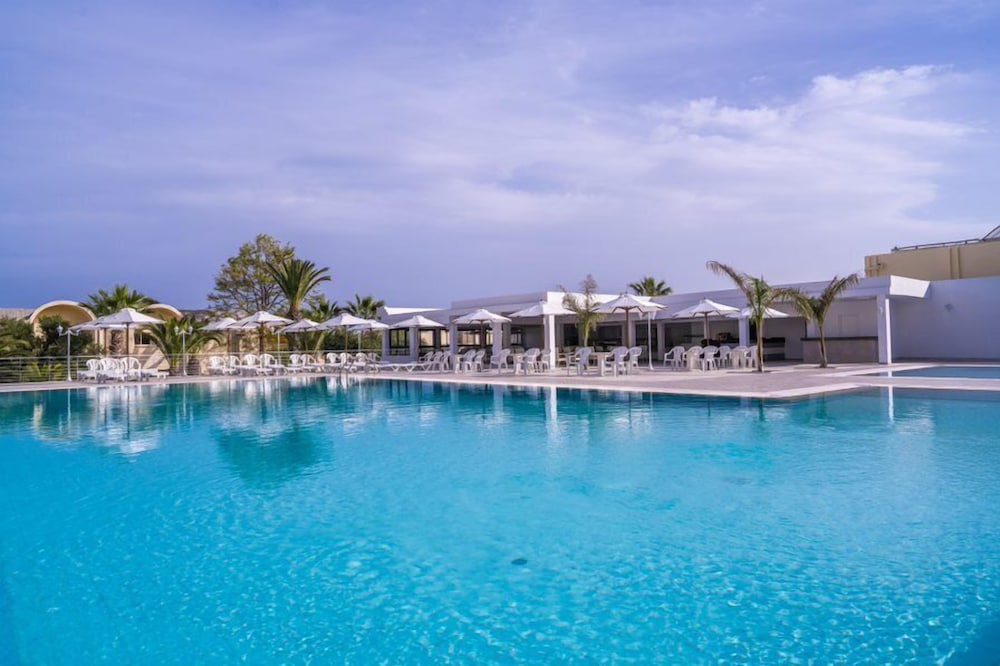 Hotel Dar Khayam — Swimming pool in Hammamet, Nabeul