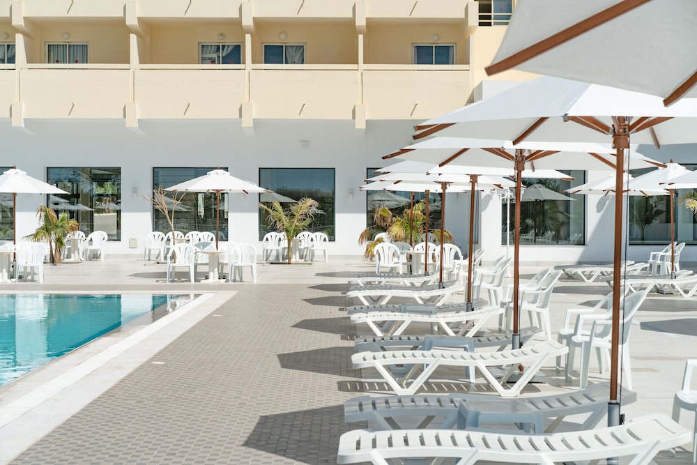 Hotel Dar Khayam — Swimming pool in Hammamet, Nabeul
