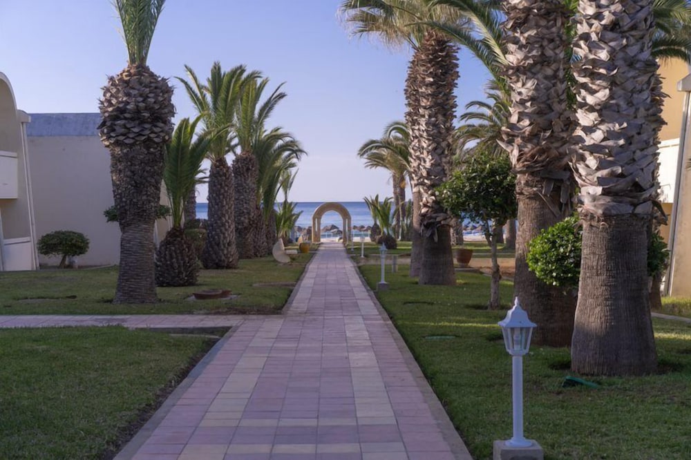 Hotel Dar Khayam — Beach in Hammamet, Nabeul
