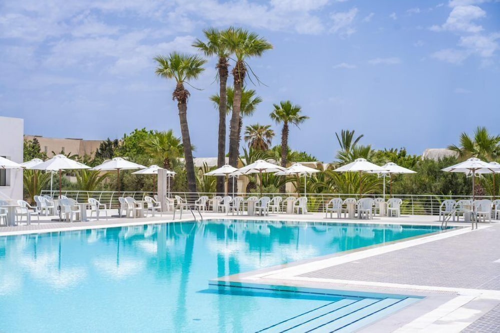 Hotel Dar Khayam — Swimming pool in Hammamet, Nabeul