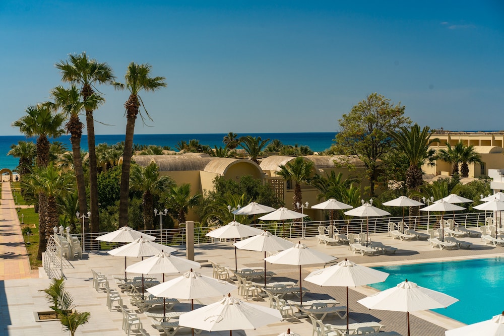 Hotel Dar Khayam — Beach in Hammamet, Nabeul