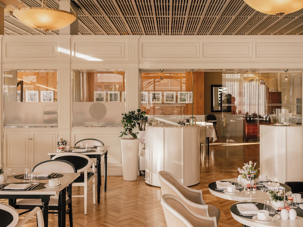 Hotel Victoria Gran Meliá — Restaurant & bars in Palma de Mallorca, Balearic Islands