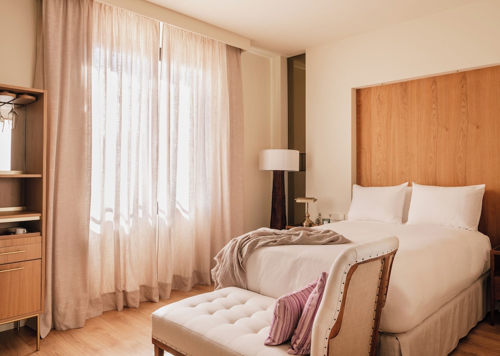 Hotel Victoria Gran Meliá — Hotel rooms in Palma de Mallorca, Balearic Islands