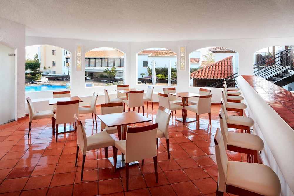 NH Lagos Algarve Resort — Restaurant & bars in Lagos, Faro