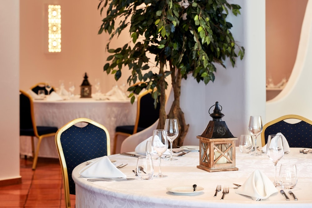 NH Lagos Algarve Resort — Restaurant & bars in Lagos, Faro