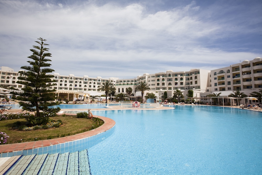 El Mouradi Hammamet — Swimming pool in Hammamet, Nabeul