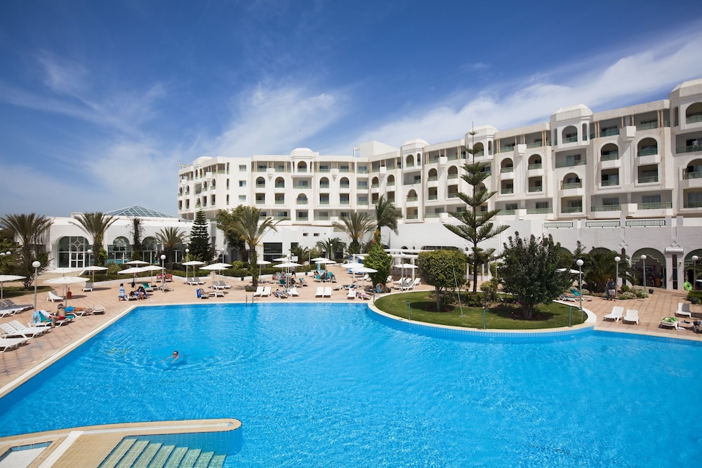 El Mouradi Hammamet — Swimming pool in Hammamet, Nabeul