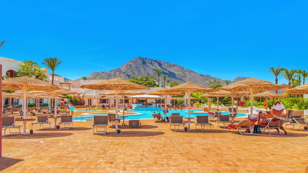 Domina Coral Bay Resort, Diving , Spa & Casino — Swimming pool in Sharm El Sheikh, South Sinai