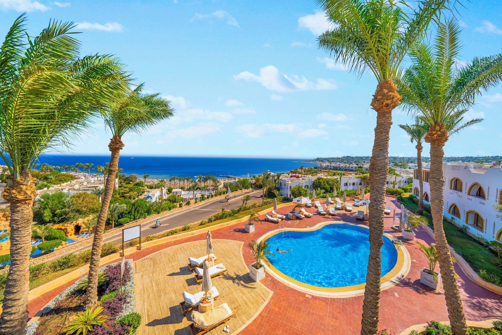 Domina Coral Bay Resort, Diving , Spa & Casino — Swimming pool in Sharm El Sheikh, South Sinai