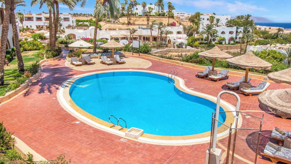 Domina Coral Bay Resort, Diving , Spa & Casino — Swimming pool in Sharm El Sheikh, South Sinai