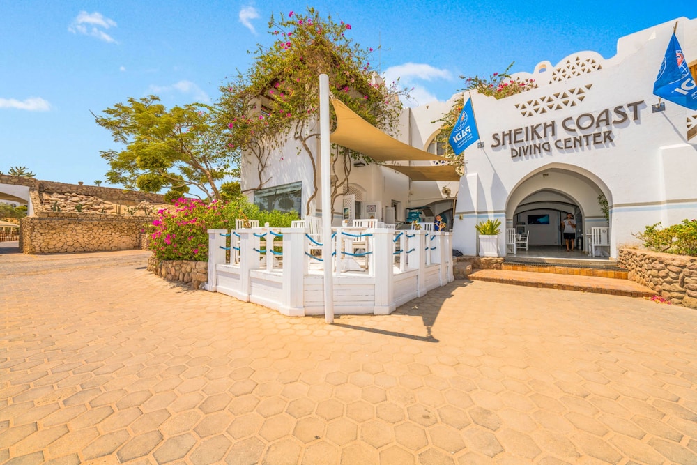 Domina Coral Bay Resort, Diving , Spa & Casino — Hotel building in Sharm El Sheikh, South Sinai