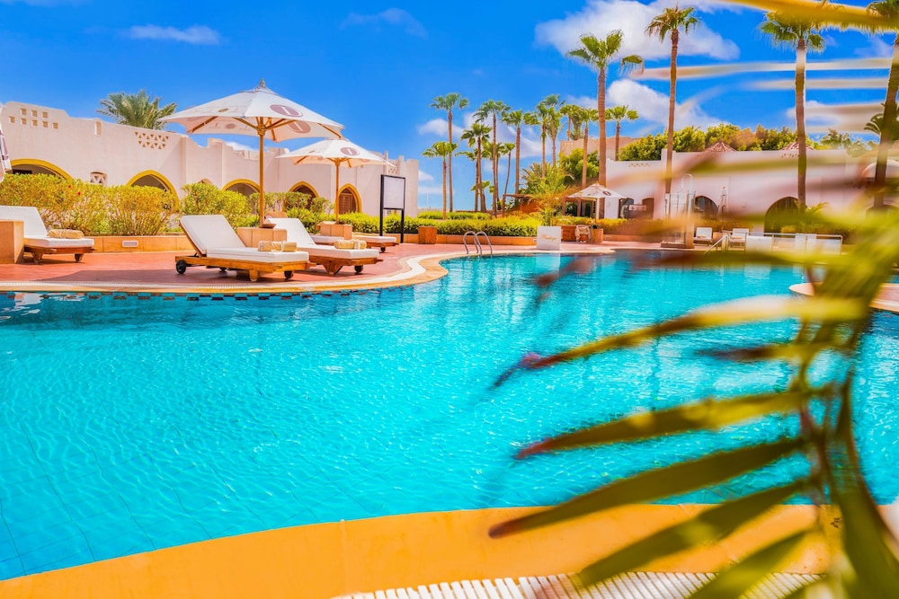Domina Coral Bay Resort, Diving , Spa & Casino — Swimming pool in Sharm El Sheikh, South Sinai