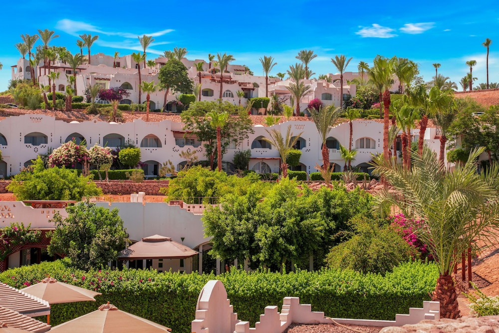 Domina Coral Bay Resort, Diving , Spa & Casino — Hotel building in Sharm El Sheikh, South Sinai