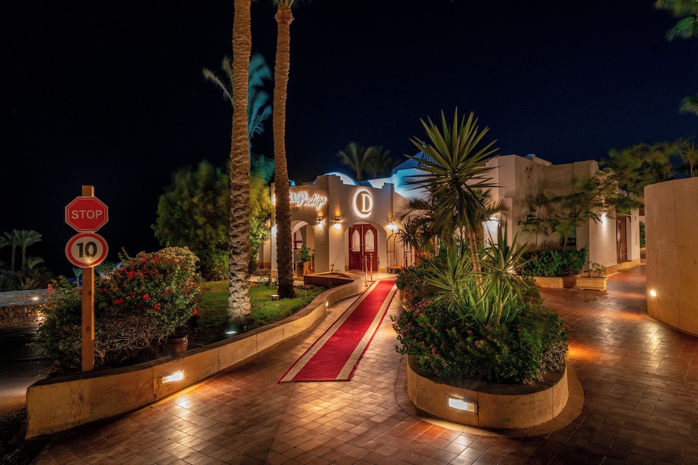 Domina Coral Bay Resort, Diving , Spa & Casino — Hotel building in Sharm El Sheikh, South Sinai