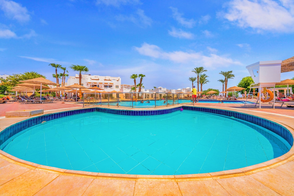 Domina Coral Bay Resort, Diving , Spa & Casino — Swimming pool in Sharm El Sheikh, South Sinai