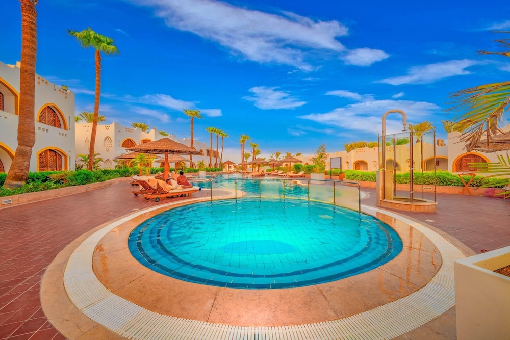Domina Coral Bay Resort, Diving , Spa & Casino — Swimming pool in Sharm El Sheikh, South Sinai